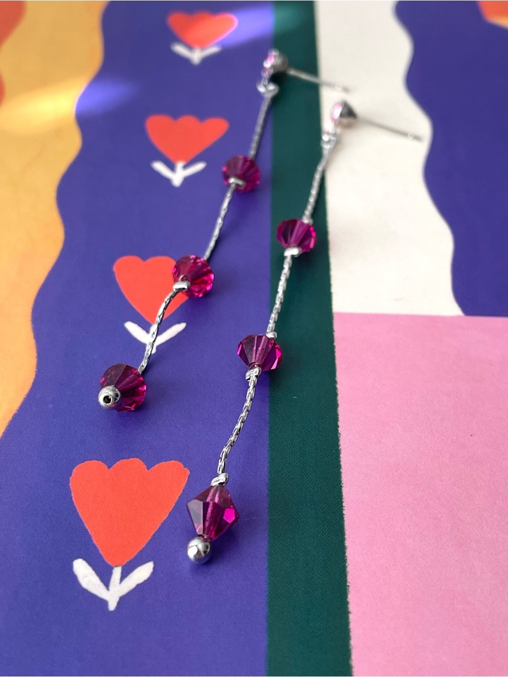 Vintage silvertone & magenta/deep rose crystal station dangle earrings